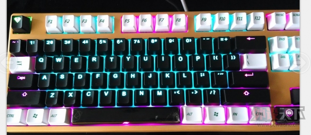 F104ɫᣬװʵ