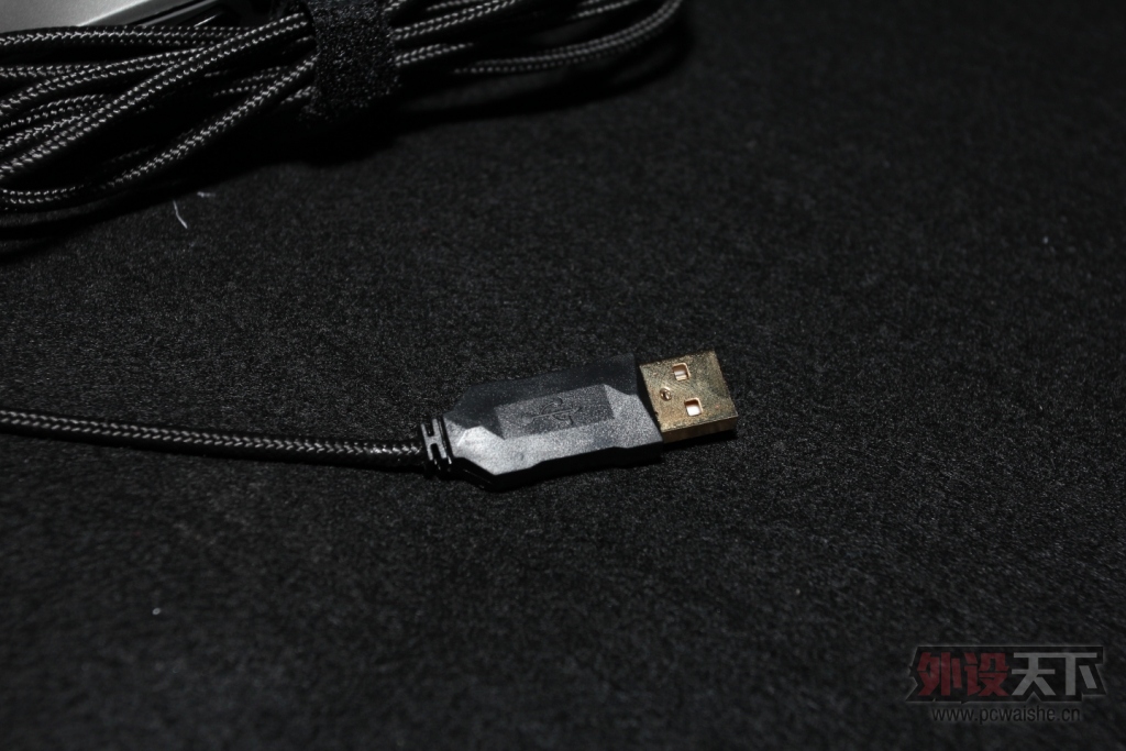 һн֮THRONMAX Carbon X1⣨ͼ