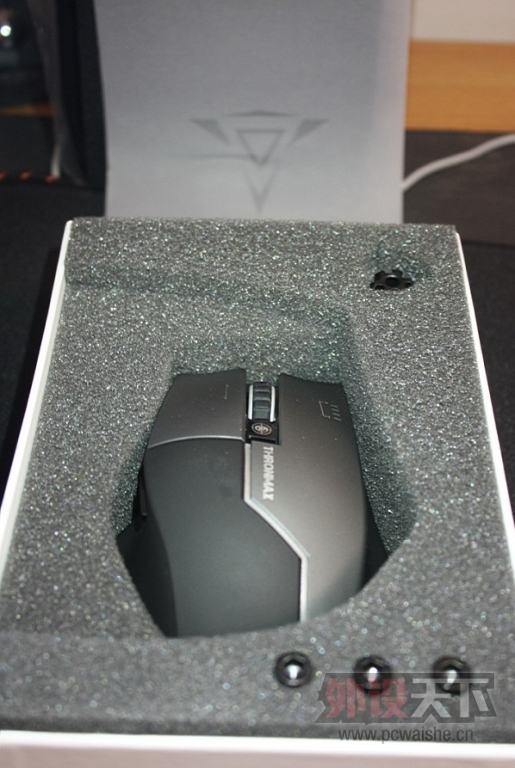 ġͽTHRONMAX Carbon X1꿪+