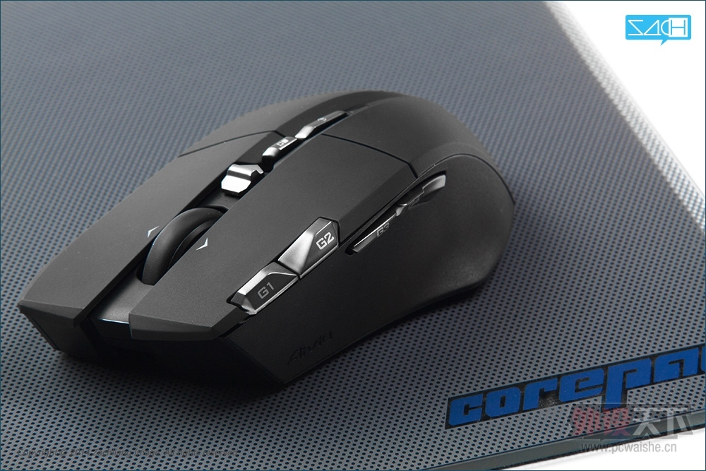 ���� GIGABYTE  Aivia Uranium�������ɢ��
