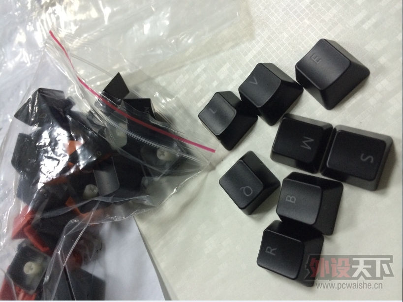 �����ݡ��ѳ�   KBT Race2 ��ɫ���ᣬ��ɫ����9.5���� ���յ���ͨ����ȳ��֣�����...
