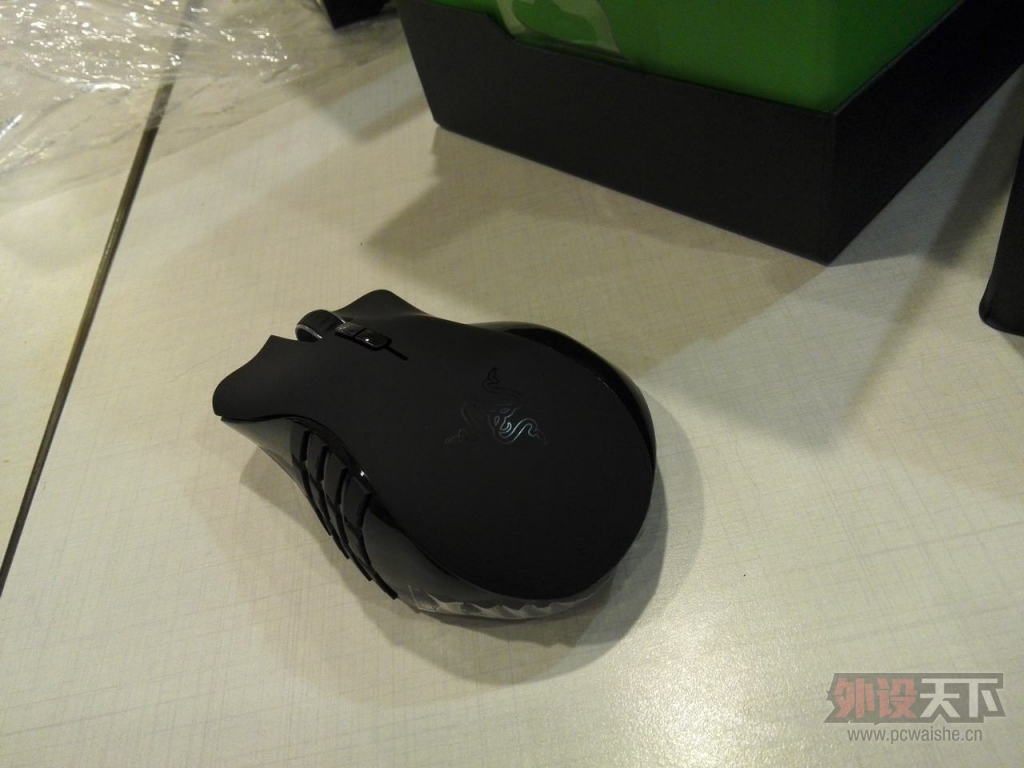 �����ݡ�ȫ�� ��٤���� �޼��桾Naga Epic�����߰� MMO ����