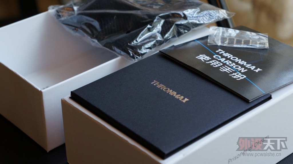 ��������THRONMAX Carbon X1 ��� ����Щ������~~
