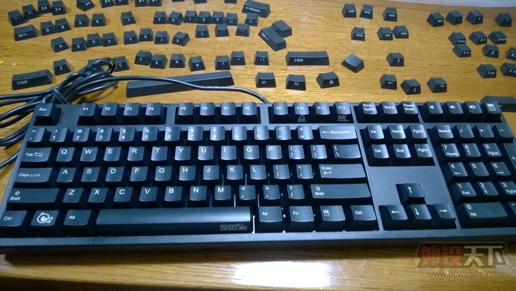 ���Ϻ������� POM ��� ��ɫ 104 ��ñ!