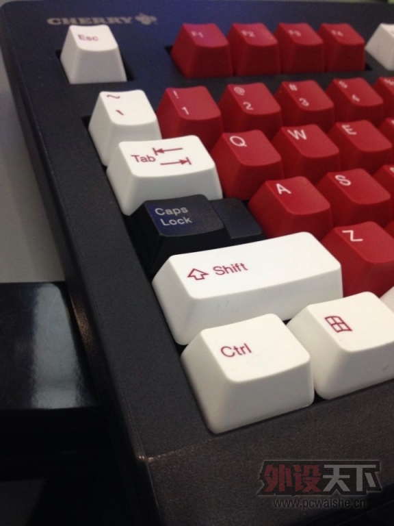̫����ɫ��ñ����