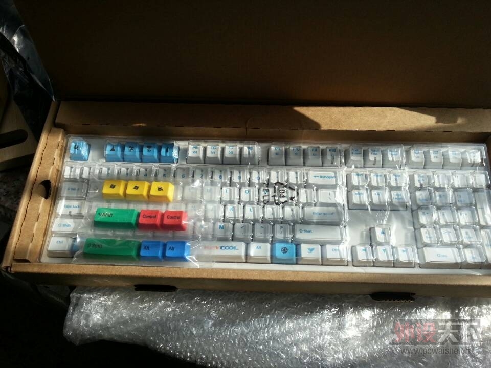 ��ɫ��ñ