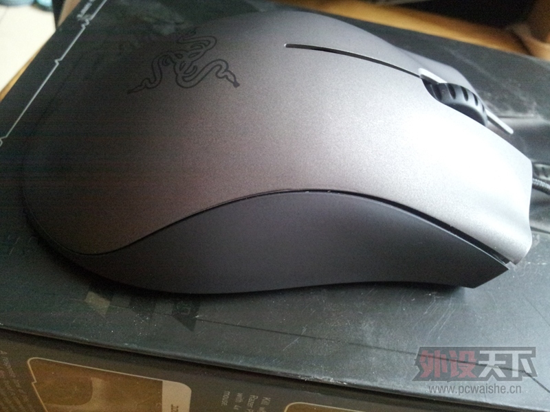 �����ݡ�razer ���ߺ�ɫ����� 9.5���� ����