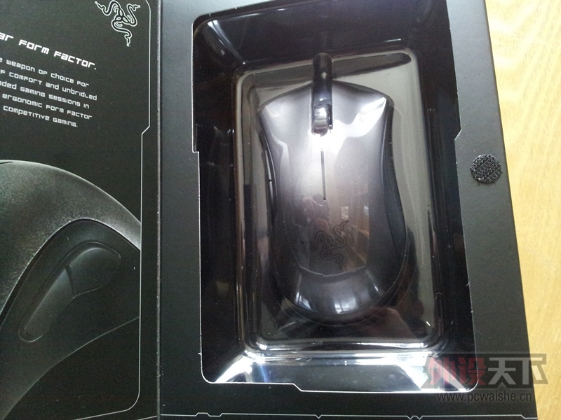 �����ݡ�razer ���ߺ�ɫ����� 9.5���� ����
