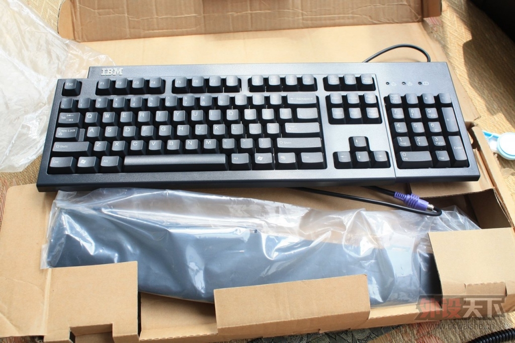 ���Ϻ����Լ��ղصļ���IBM���̣�KB-8923��KB-9910��SK-0225��KB-8820