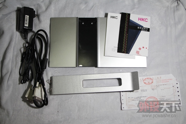 [�Ͼ�] 99�� DDR3 8G ���� 320G�ƶ�Ӳ�� T3000+ ��ʾ�� ���������