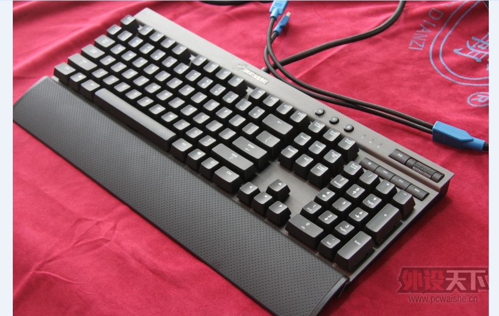 Corsair Vengeance K70�����е���̿�������