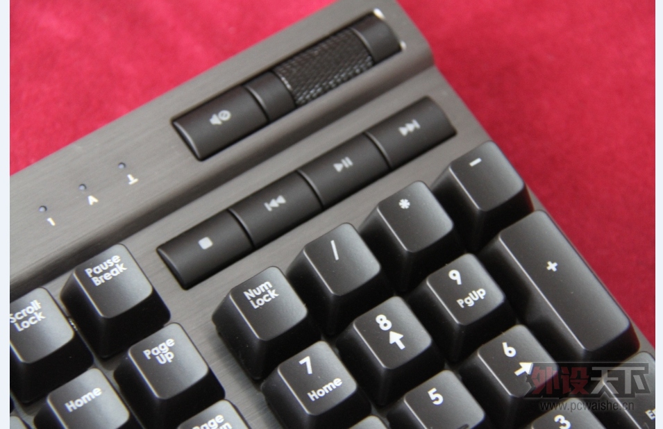 Corsair Vengeance K70�����е���̿�������