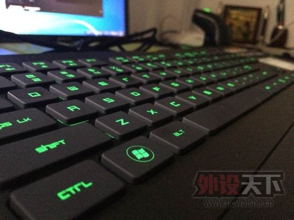 �����ա�Razer�����ɻ��Ы�ռ���