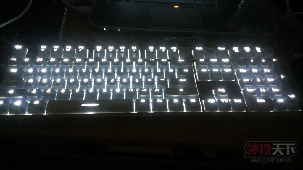 ɫ˽Ľ䡢