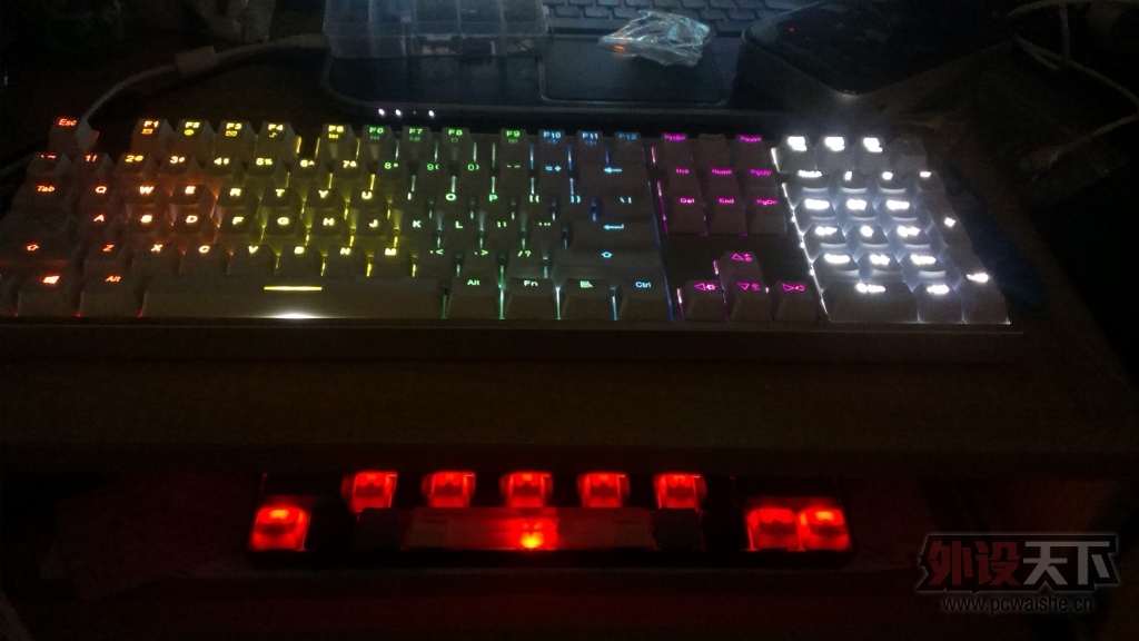 ɫ˽Ľ䡢