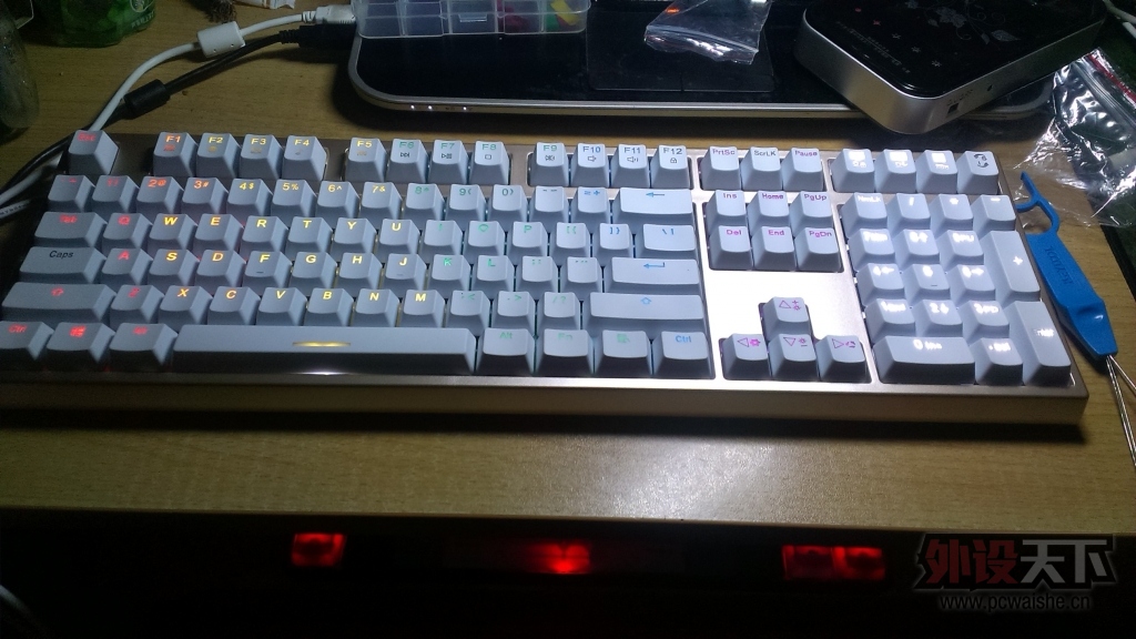 ɫ˽Ľ䡢