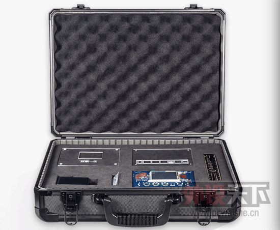 ����·�������µ����ع� ҲѧС������װ