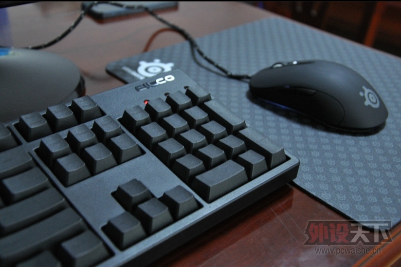 filco���ߺں�ԭװ��ñ�ղ���,����һ��kbc��������ñ��ͬ��,�����ߴ���Ч������,������Ӱ���ֵĸо�