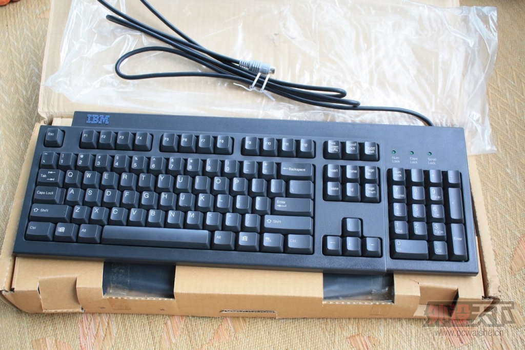 ���Ϻ����Լ��ղصļ������� IBM KB-7953��SK-8815,Compaq RT231BTW˫�ո�