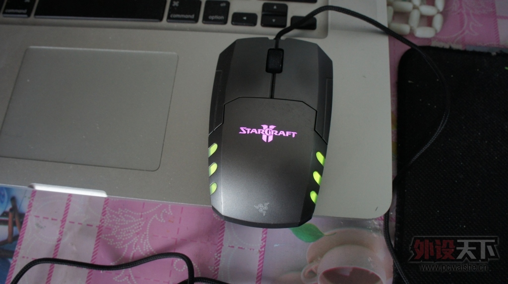 ���������š���8.5���¹���Razer�������һö���ϰ������һ��