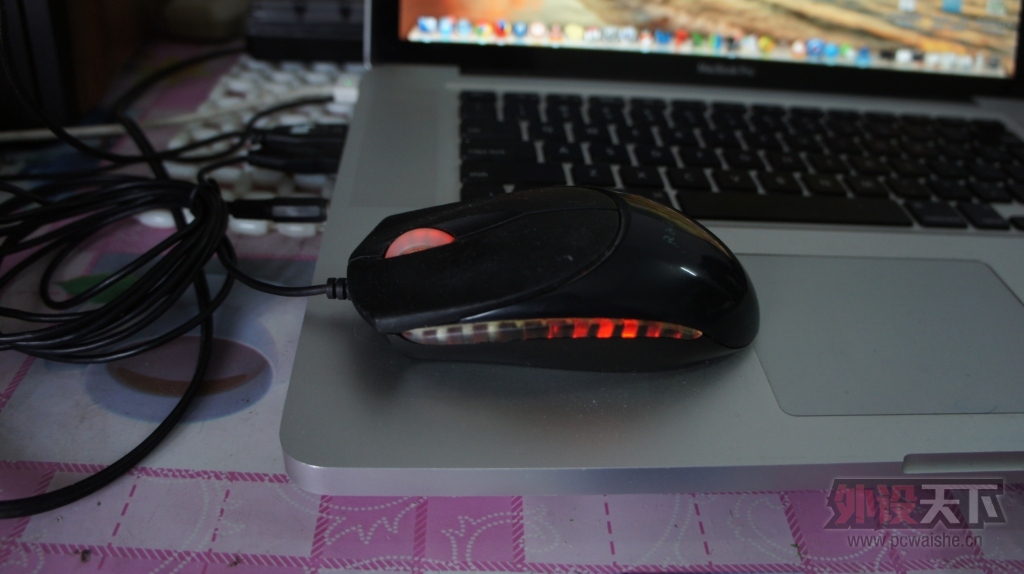 ���������š���8.5���¹���Razer�������һö���ϰ������һ��