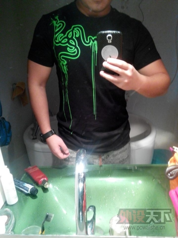 �����¿�С����Razer Ferox ׶�ݺ��迪��