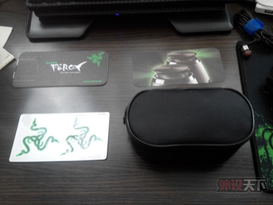�����¿�С����Razer Ferox ׶�ݺ��迪��