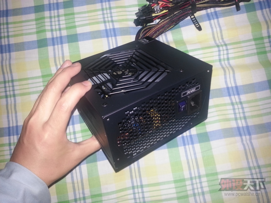 �ѳ� ������ѽ��� �����¹���ȫ�����������450W��Դ 189����