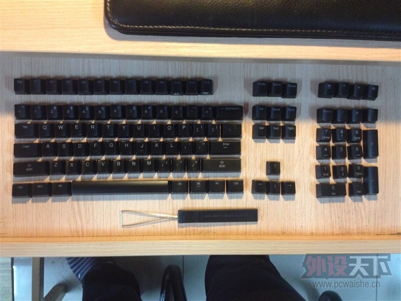 [����]iKBC F-104 ��ɫ����׵� 9�£�Ѽ��2108S��͸��ñ 9�£���ɫPU�������С�