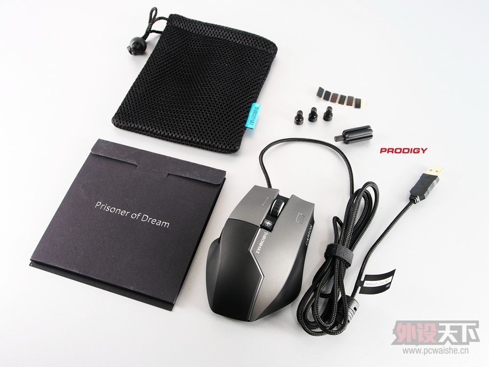 ��è��ս�� ���� THRONMAX CARBON ͼ�ͼ�ʹ���ĵá�