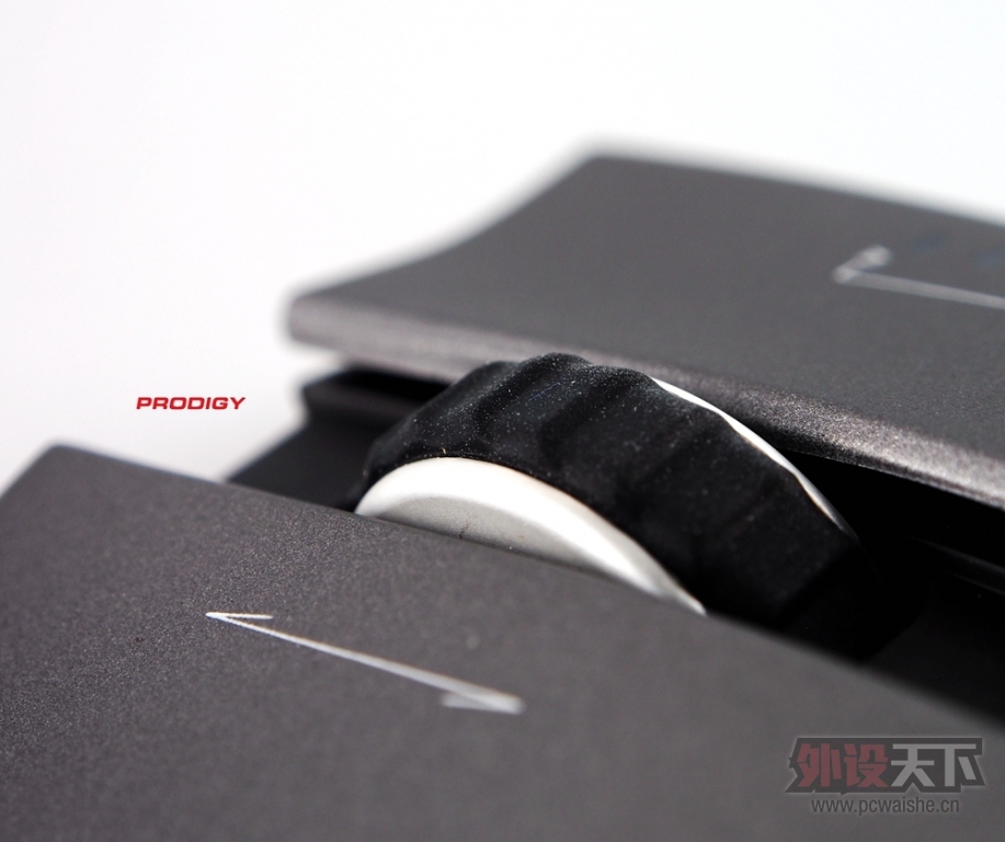 ��è��ս�� ���� THRONMAX CARBON ͼ�ͼ�ʹ���ĵá�