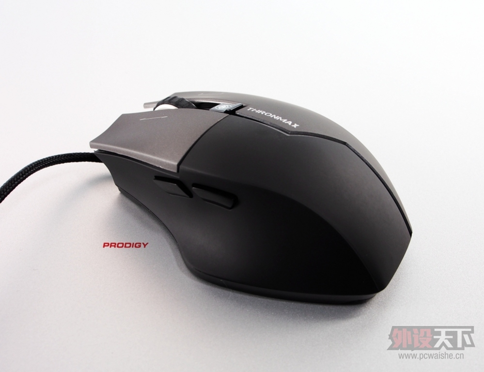 ��è��ս�� ���� THRONMAX CARBON ͼ�ͼ�ʹ���ĵá�