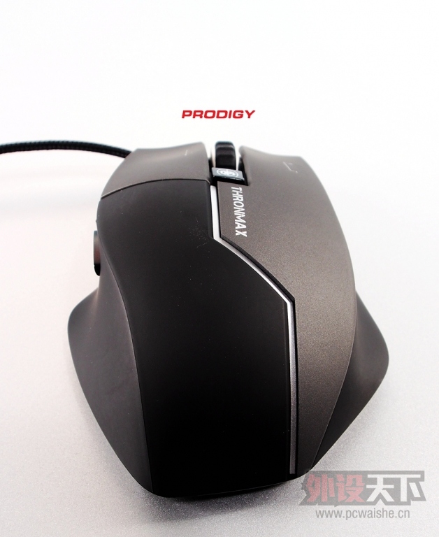 ��è��ս�� ���� THRONMAX CARBON ͼ�ͼ�ʹ���ĵá�