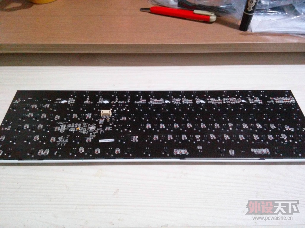 �����ݡ�Ducky2108��IKBC F-104��Plu ML-87����ɫ��ñ��HD6570