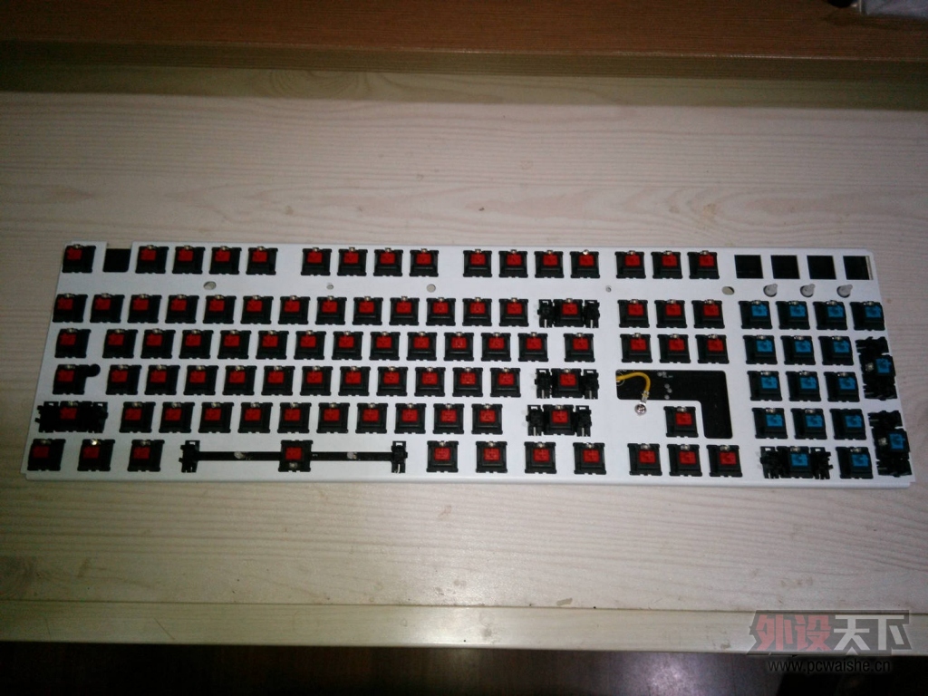 �����ݡ�Ducky2108��IKBC F-104��Plu ML-87����ɫ��ñ��HD6570
