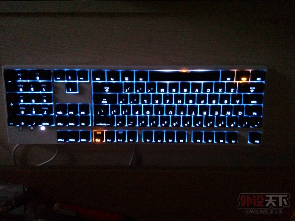 �����ݡ�Ducky2108��IKBC F-104��Plu ML-87����ɫ��ñ��HD6570