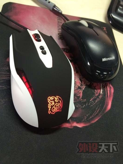 Tt eSPORTS���߰׻���С�׿��������