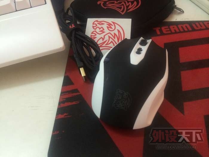 Tt eSPORTS���߰׻���С�׿��������