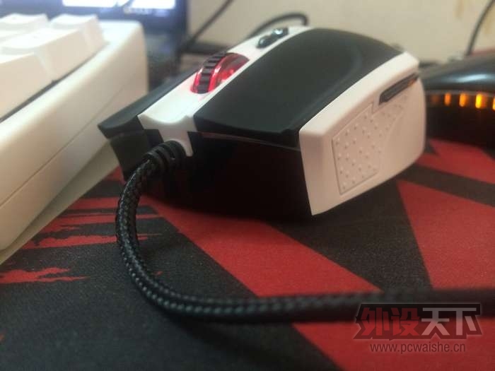 Tt eSPORTS���߰׻���С�׿��������