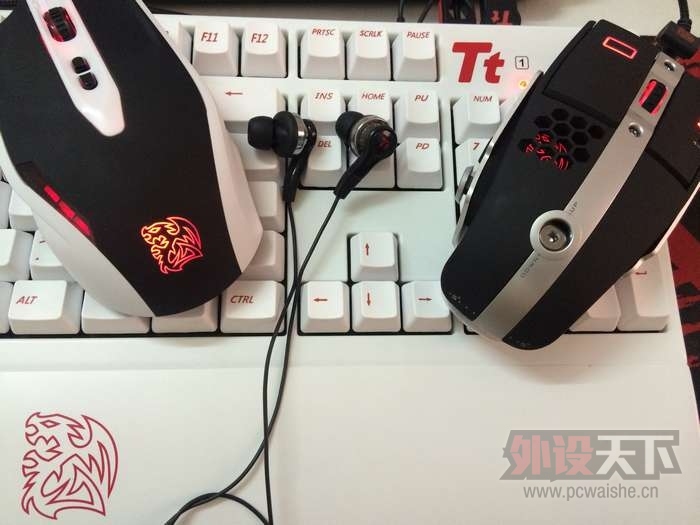Tt eSPORTS���߰׻���С�׿��������