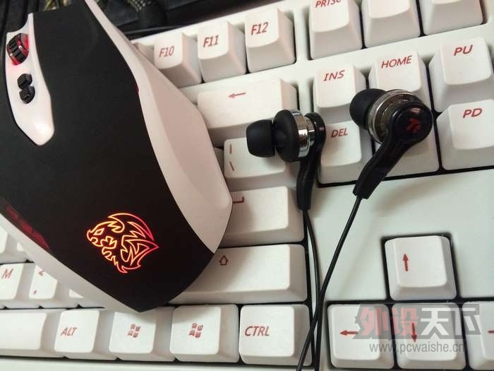 Tt eSPORTS���߰׻���С�׿��������