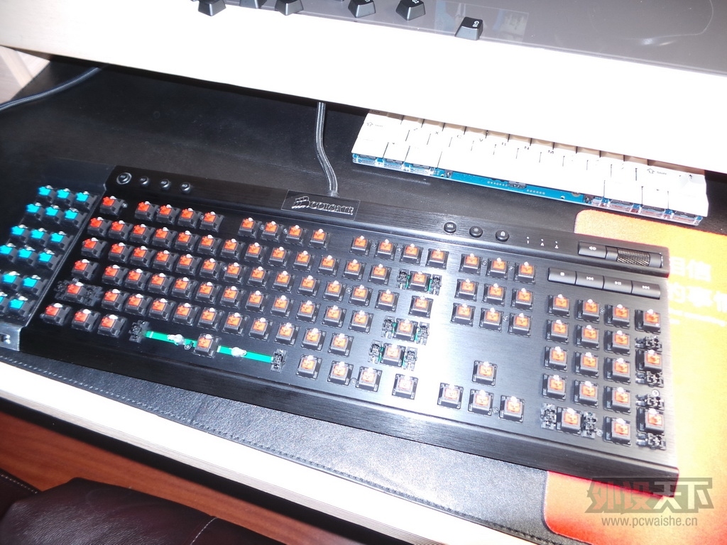 [㶫]9¼ʹԸװCORSAIR/K95   700Ԫ