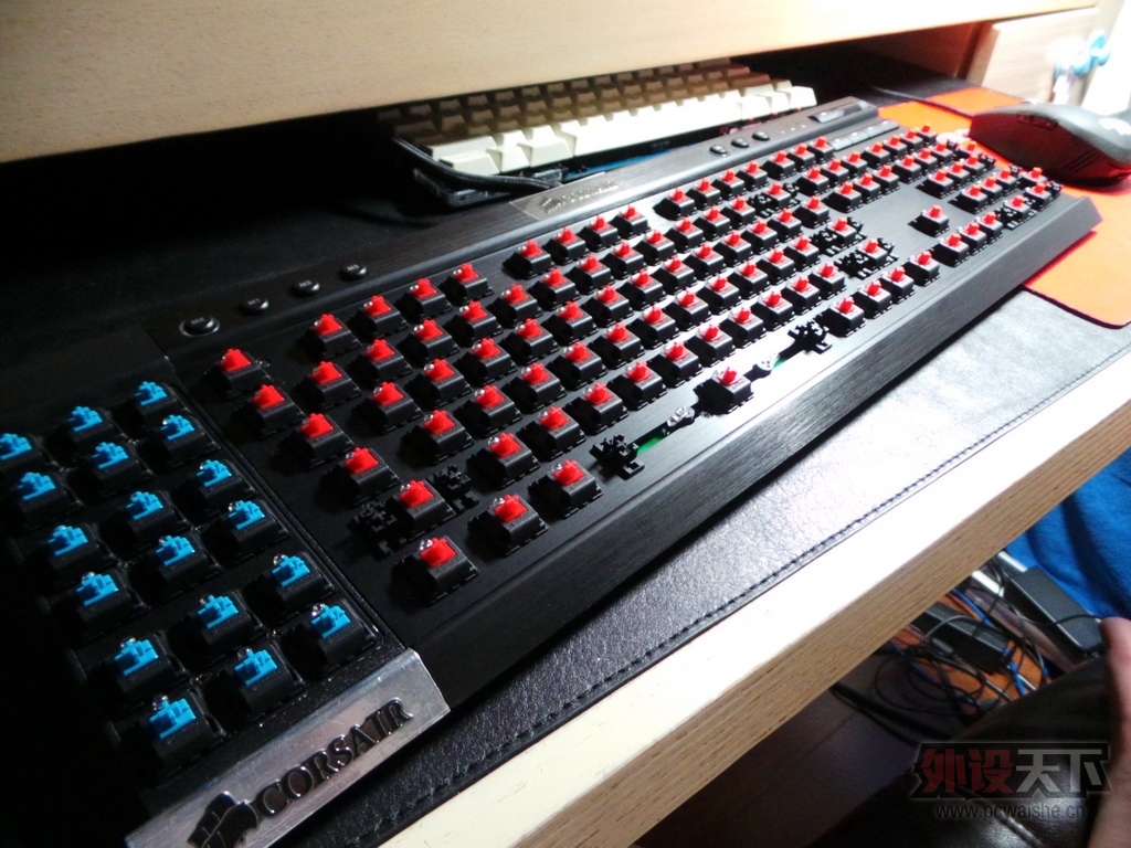 [㶫]9¼ʹԸװCORSAIR/K95   700Ԫ
