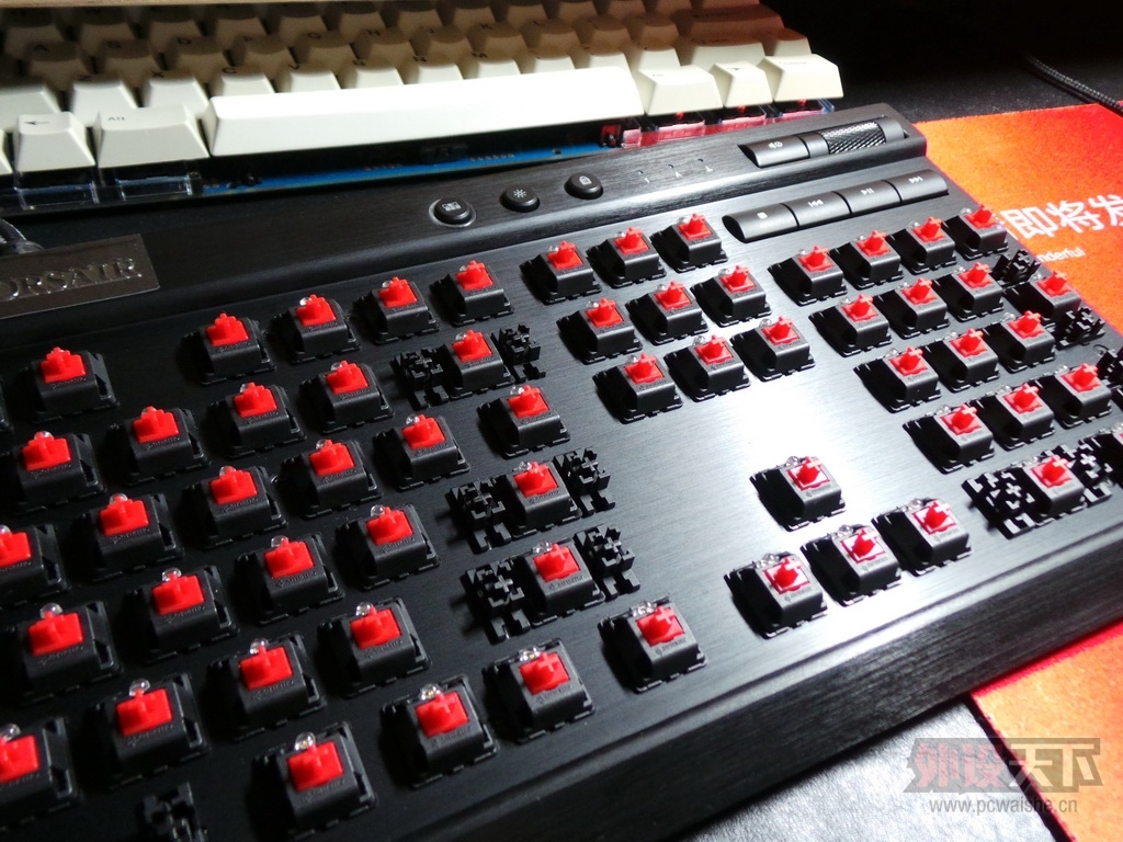 [㶫]9¼ʹԸװCORSAIR/K95   700Ԫ