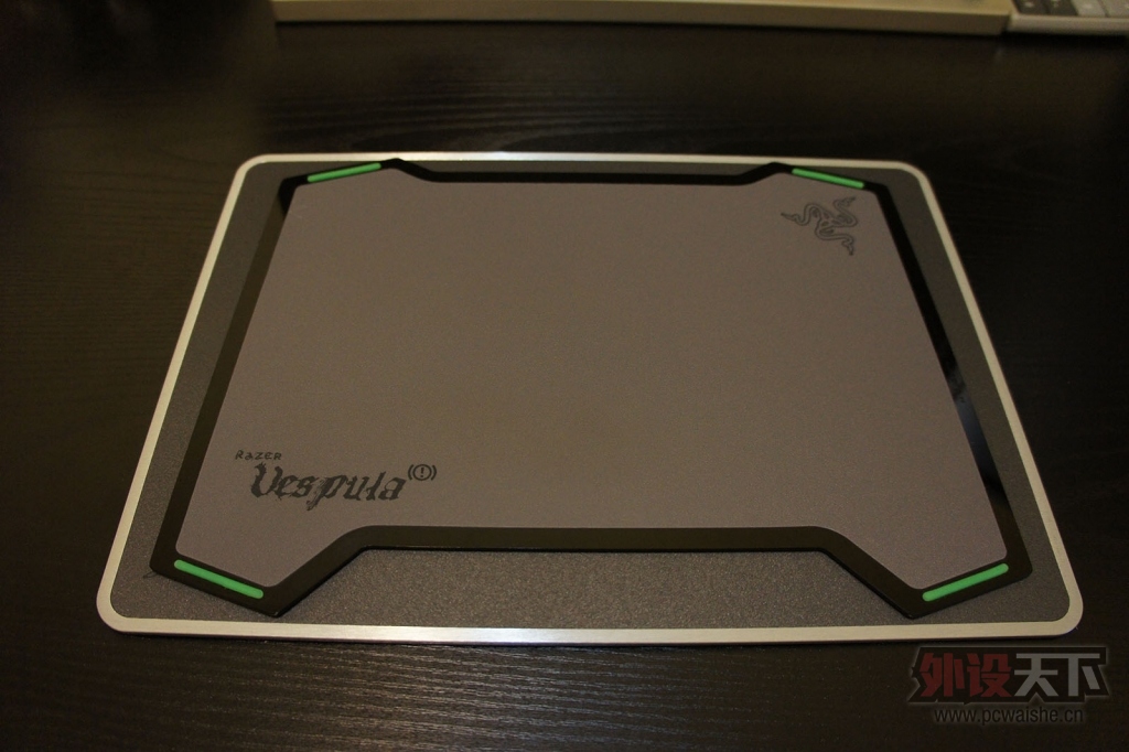 ƯRazer Invicta
