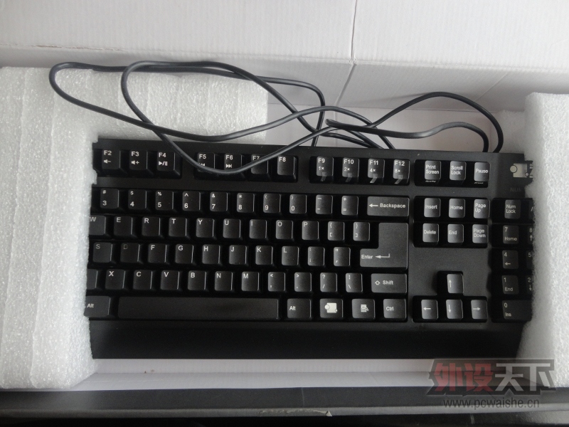 zowie��