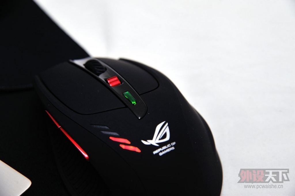 ��ת��ASUS ROG GX950 ��ӥ������꿪�����