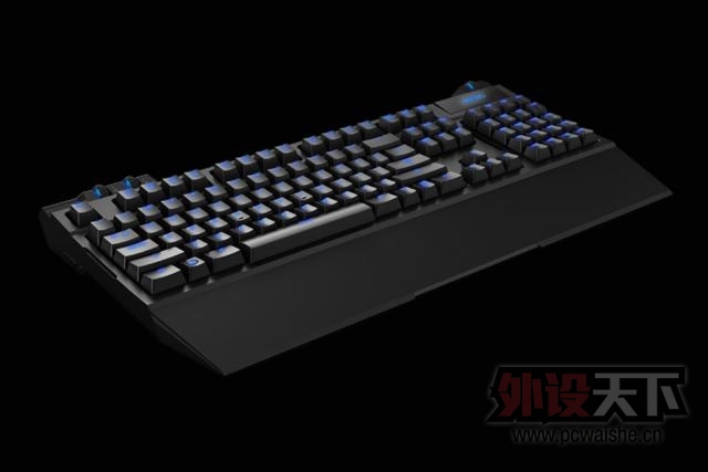 ���μ����Ƴ�AorusƷ����Ϸ���ͻ�е����