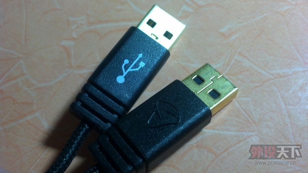 Mionix NAOS 8200���¾ɰ���˳����һ��Mionix���ۺ�