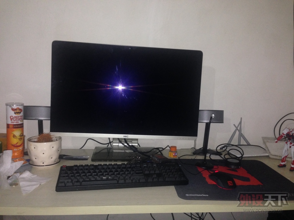 [3P]ǱˮԱ��һ���Ա����棬ͻ��һ�����Ҳ�